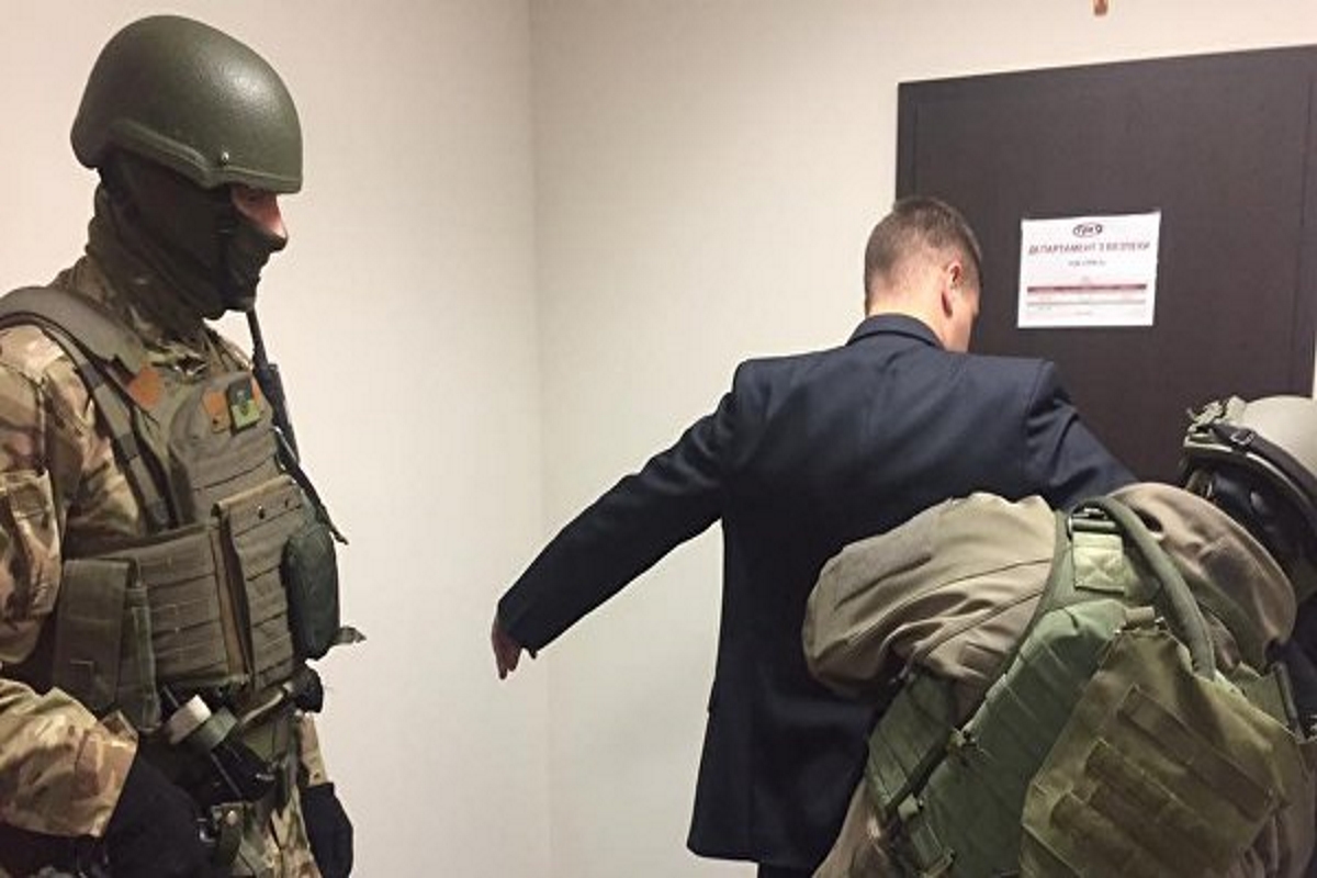 Чи має право поліція заходити на приватну територію в Україні: детальний розбір